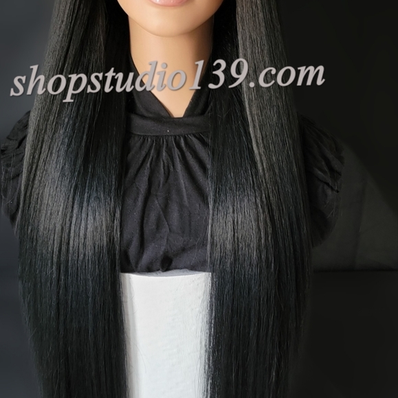 Extra long HD lacefront wig - Picture 4 of 4